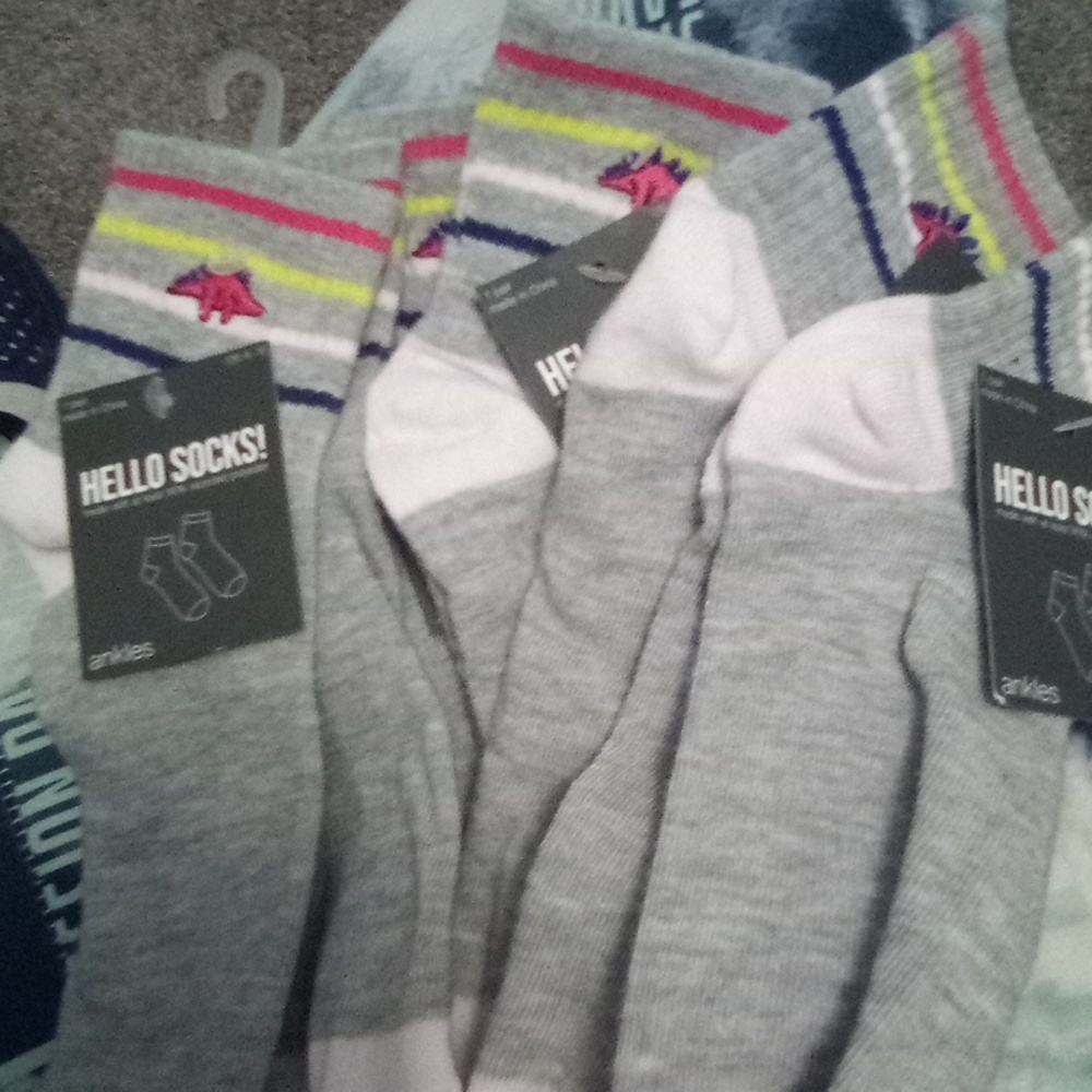5 pairs hello socks